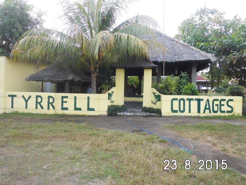 Tyrrell Cottages & Restaurant Gili Air Exterior foto