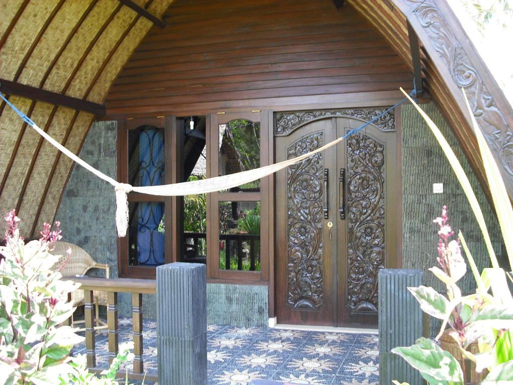 Tyrrell Cottages & Restaurant Gili Air Exterior foto